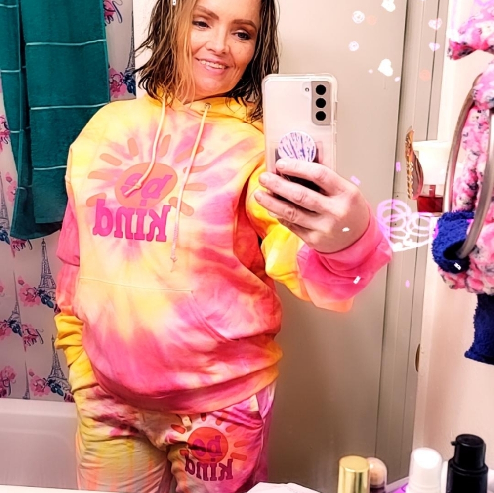 Sweatshirts - Picture 4 of 4